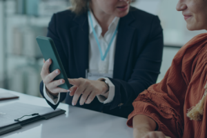 Cadastro mestre de clientes e fornecedores integrado entre ERP e CRM